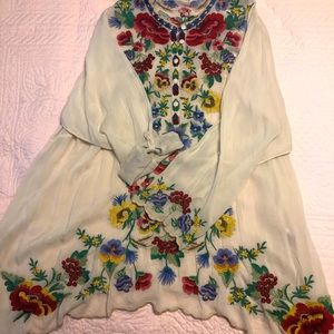 Johnny Was heavily embroidered Off-white top. Size 3X